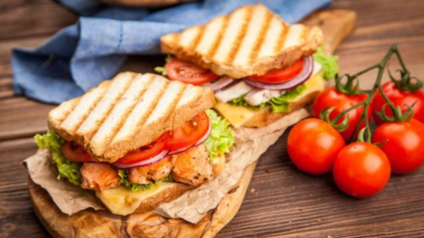 Sanduíche de Frango Grelhado